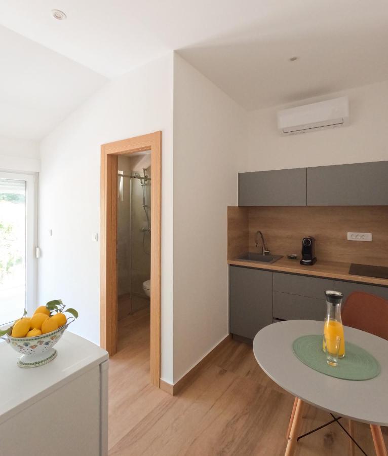 Sea And Mountain View Apartments Duće Exterior foto